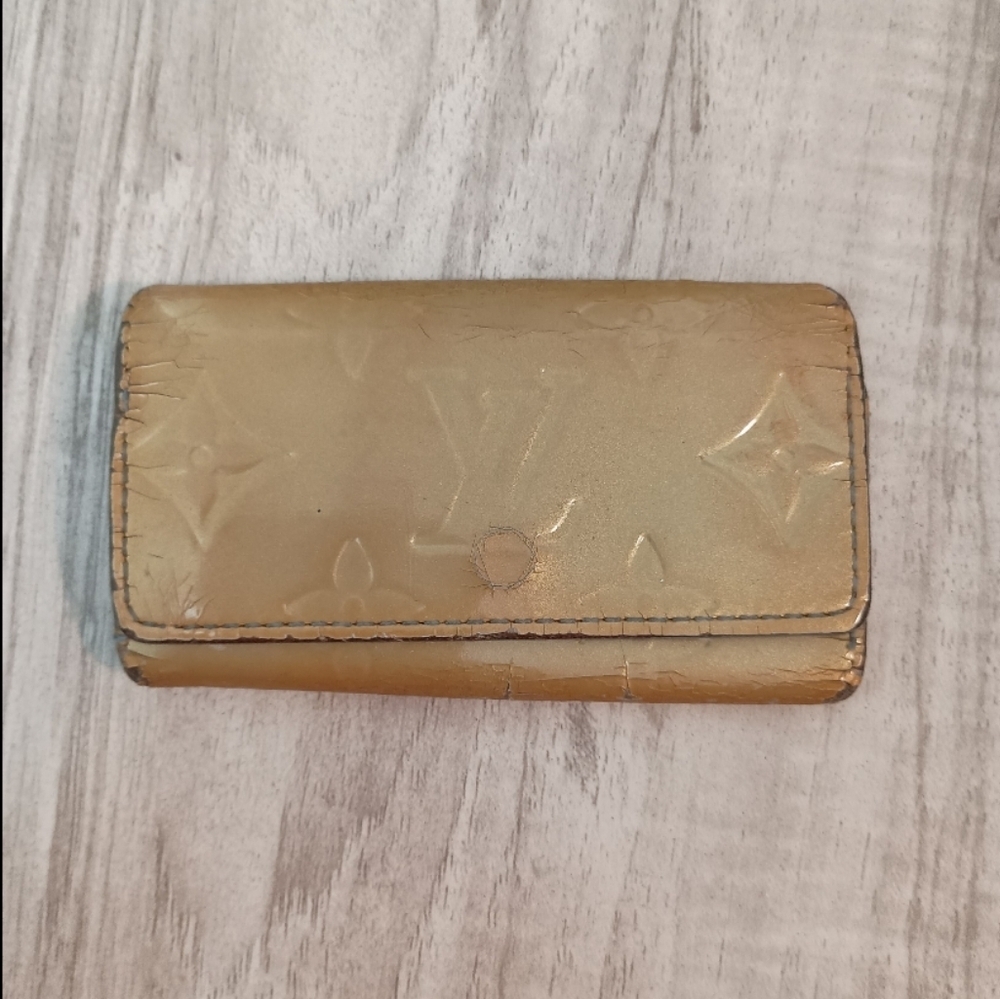 Authentic Louis Vuitton Key holder Key case Vernis Yellow Woman